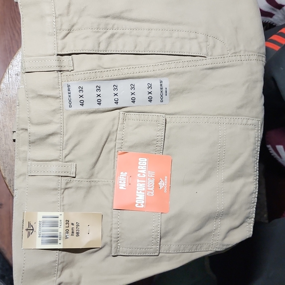 DOCKERS Comfort Cargo Classic Fit pants 40 x 32